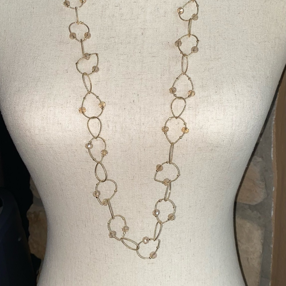 GOLD TONE HOOP NECKLACE